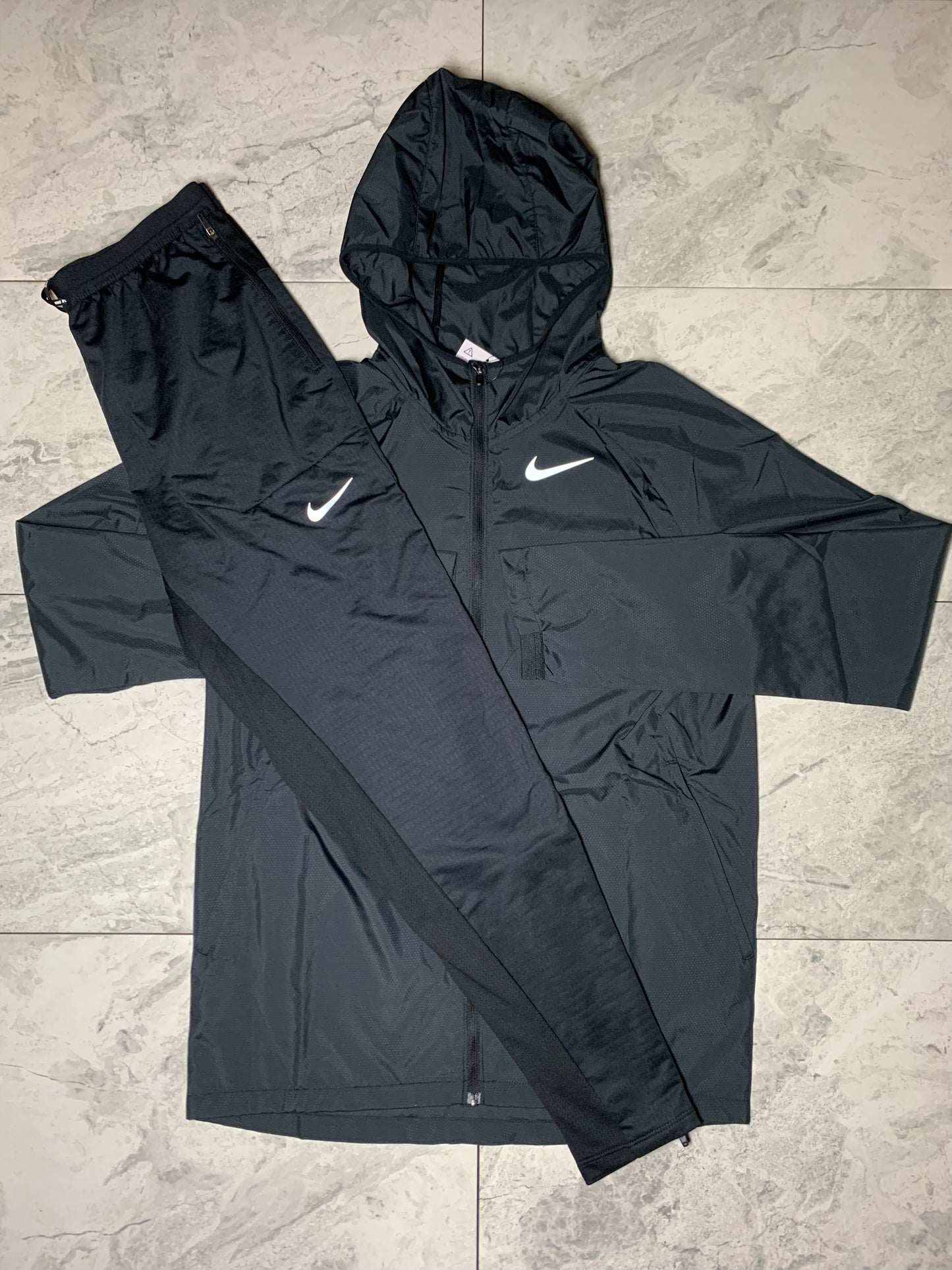 Nike essentials phenom set