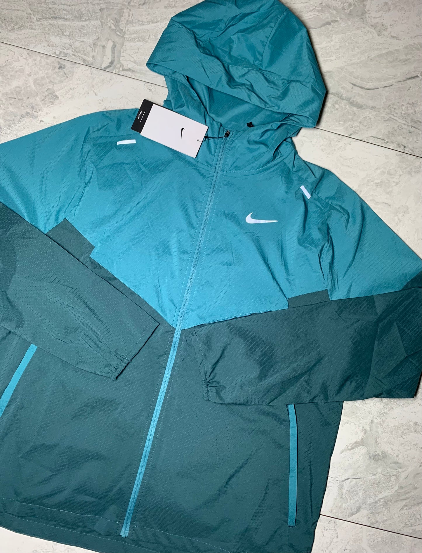 Nike windrunner teal