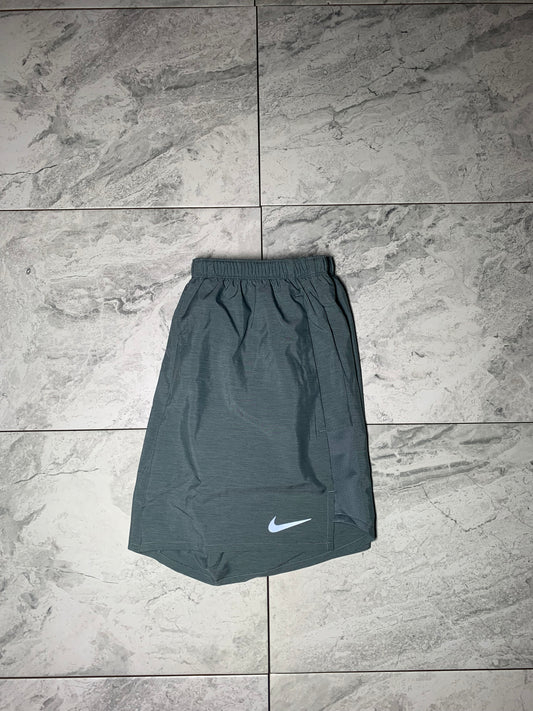 Nike challenger shorts 5” grey