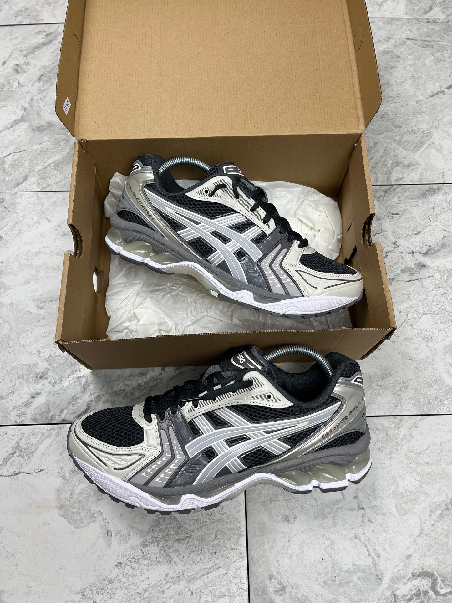 ASICS gel kayano 14 - Obsidian/Cement grey