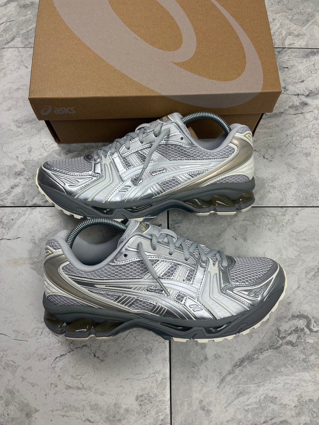 ASICS gel kayano 14 - Concrete/Pure silver