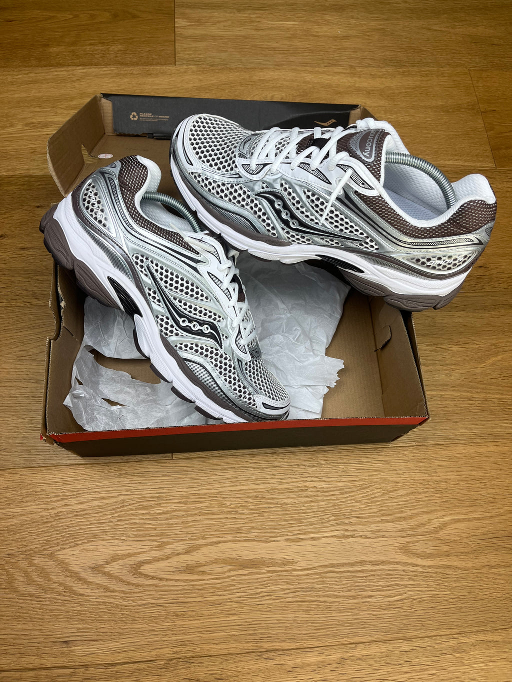 Saucony progrid omni 9 - White/Brown