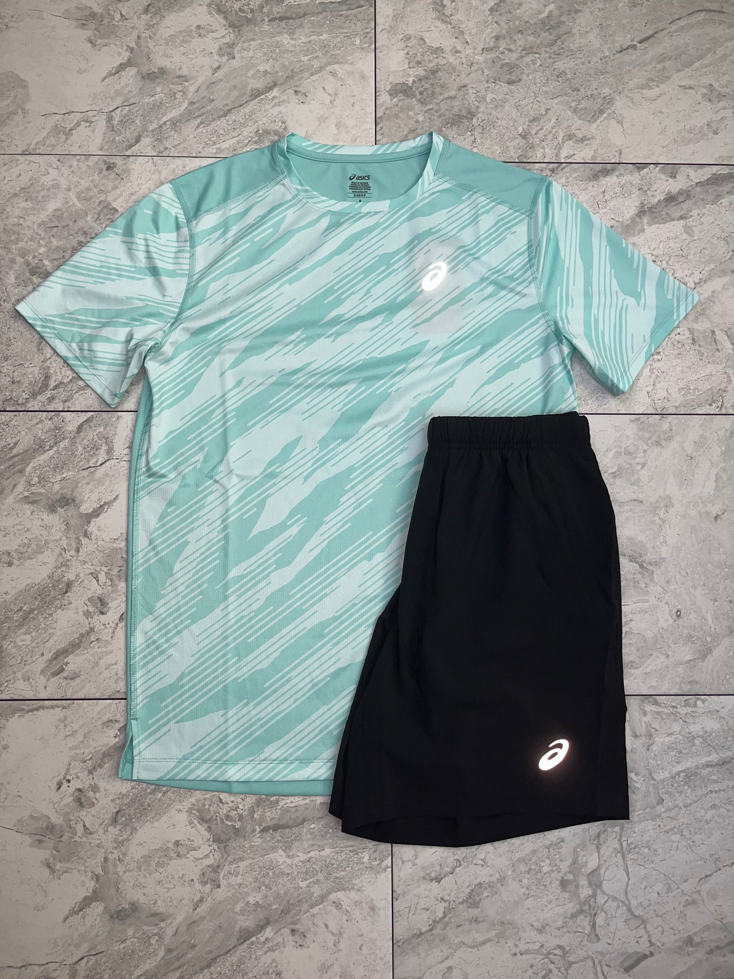 ASICS core set- Mint/Black