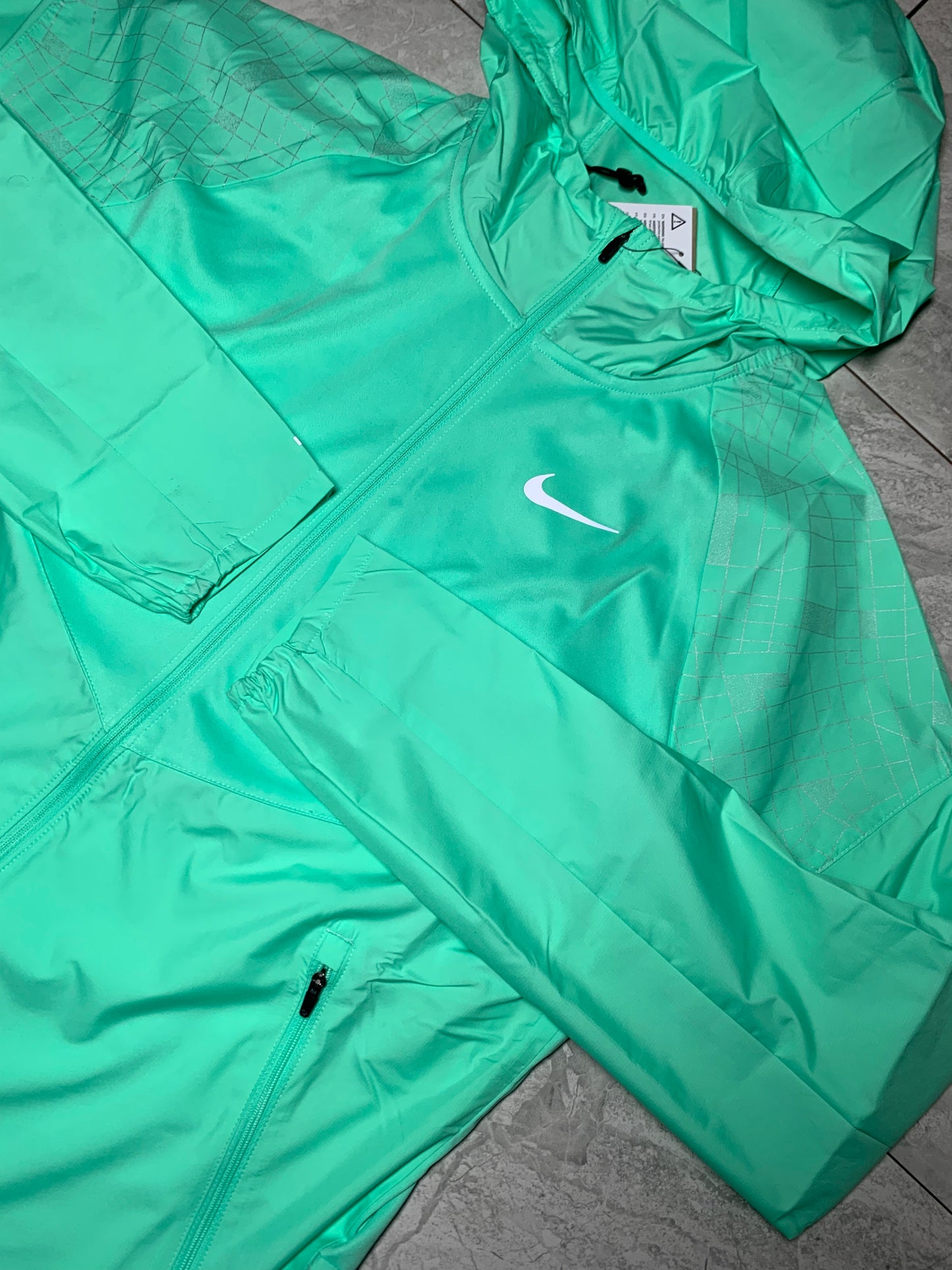 Nike RD windbreaker mint