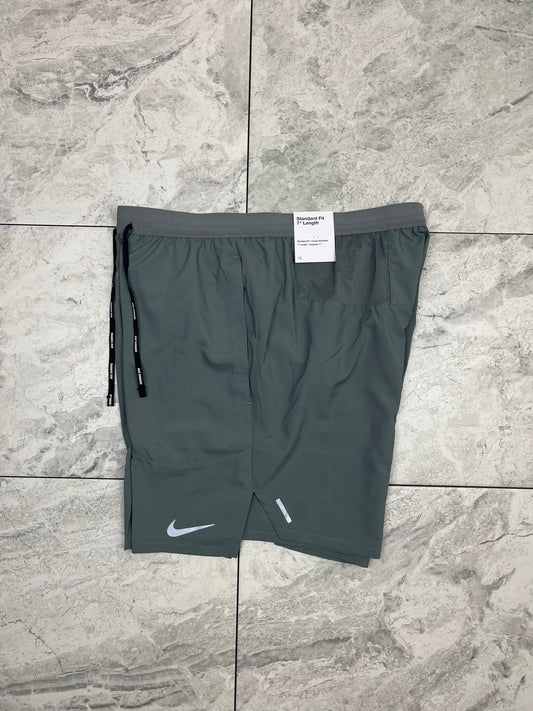 Nike flex stride shorts 7” dark grey